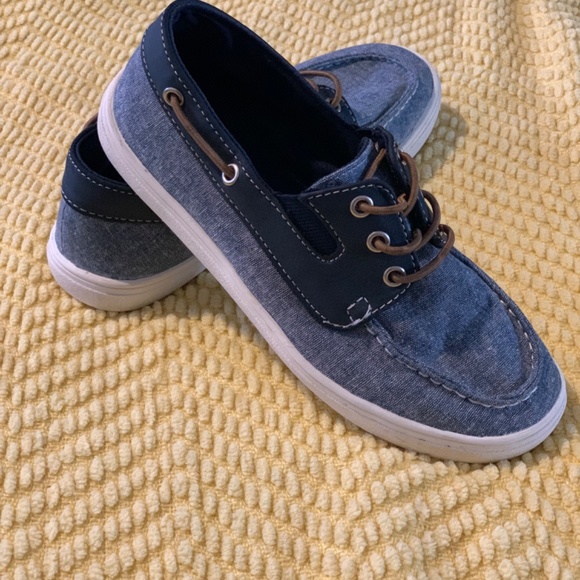 Children’s Place Nautical Boat Shoes (Boys) - Picture 4 of 4